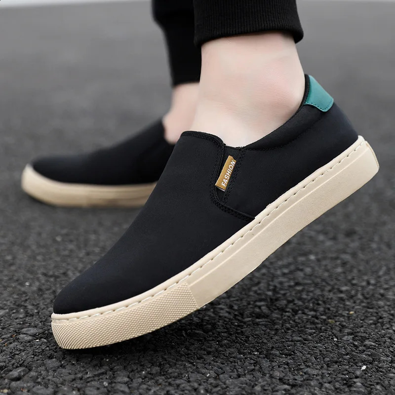 Casual Canvas Shoes Mens Summer Slip on Loafers For Men Flats Breathable Driving Shoes Male Cloth Walking Sneakers Board Shoe 260626