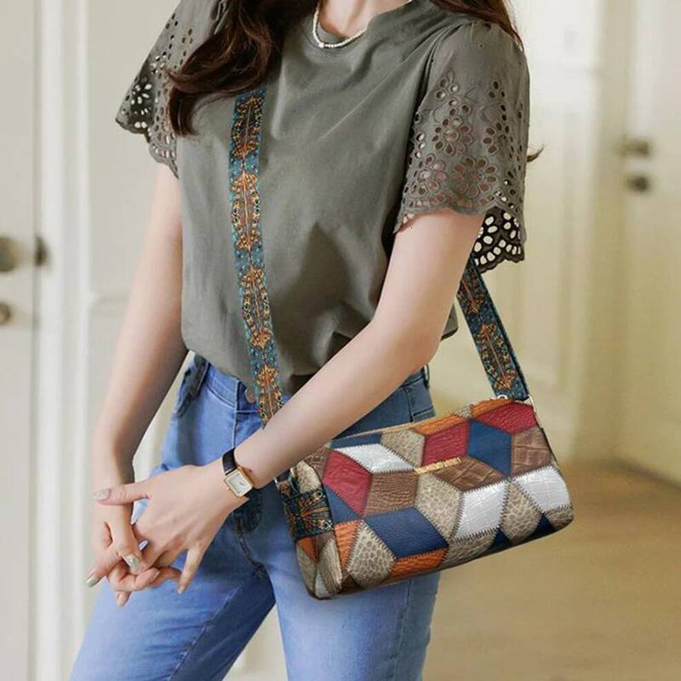 Neutral Square Color-Blocking Patchwork Commuting Single-Shoulder Crossbody Bag, Middle-Aged Mom Bag - view 6