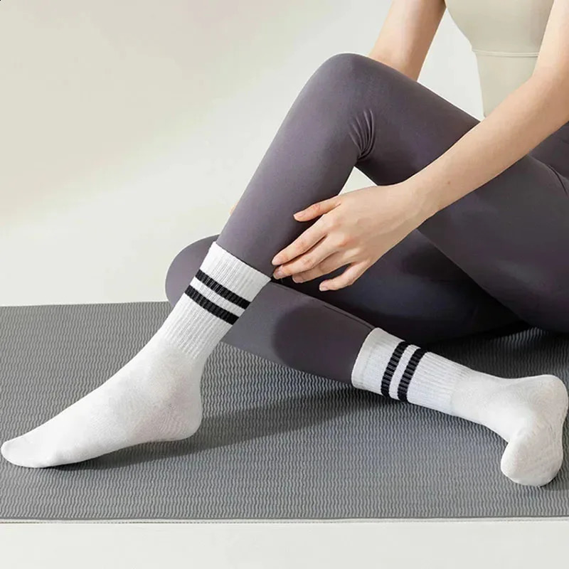 3-Pair Female Pilates Indoor Anti Slip Silicone Floor Socks Breathable Double Bar Middle Socks Fitness Dance Exercise Yoga Socks 260626 - view 7