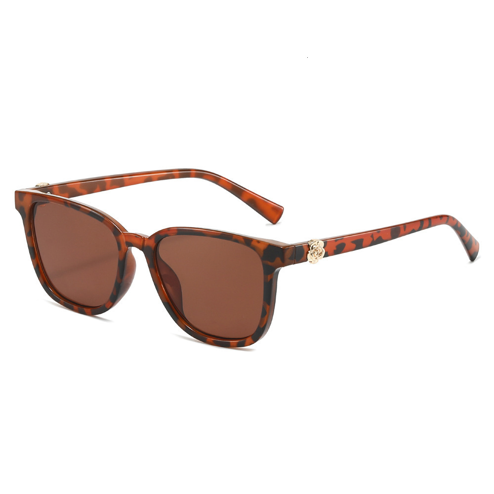 Square Minimalist , 2026 New Model, Style, Unique And Trendy, Internet Celebrity Ins-Style, Maroon Fashion Large-Frame - view 3