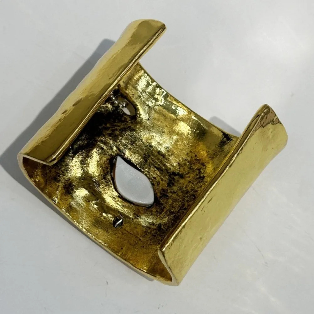 Vintage Facial Features Bracelet Exaggerated 3D Open Bangle Hand Crafted Open Cuff Bracelet 260625 - view 3