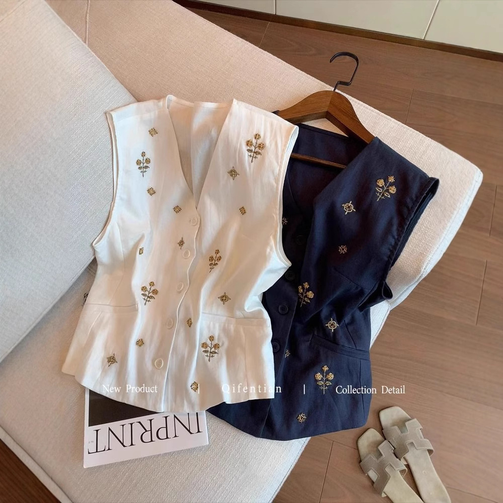 Old Money Style Embroidered Sleeveless Top For Women 2025 Summer High-End Elegant Loose Versatile V-Neck Fashion Vest Sleeveless Top Sexy Suspenders - view 1