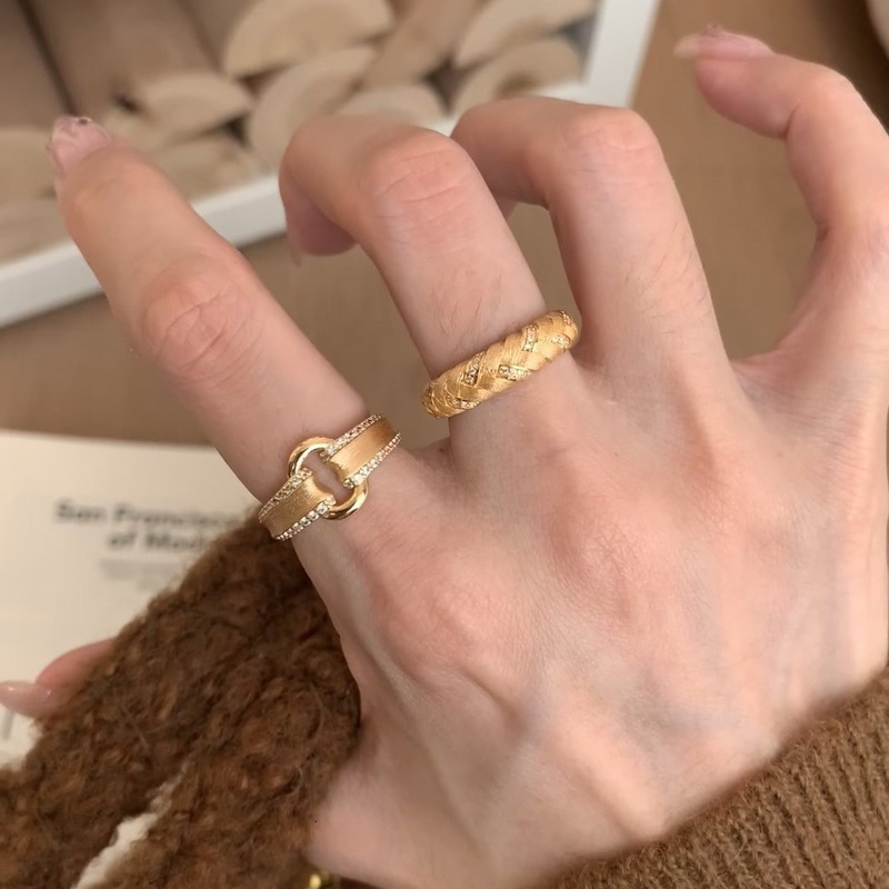 Ring Fashionable Light Luxury Gold Brushed Ring For Women Retro Three Dimensional Relief Hollow Index Finger Ring Ring Opening Jewlery Designer For Wo - view 4