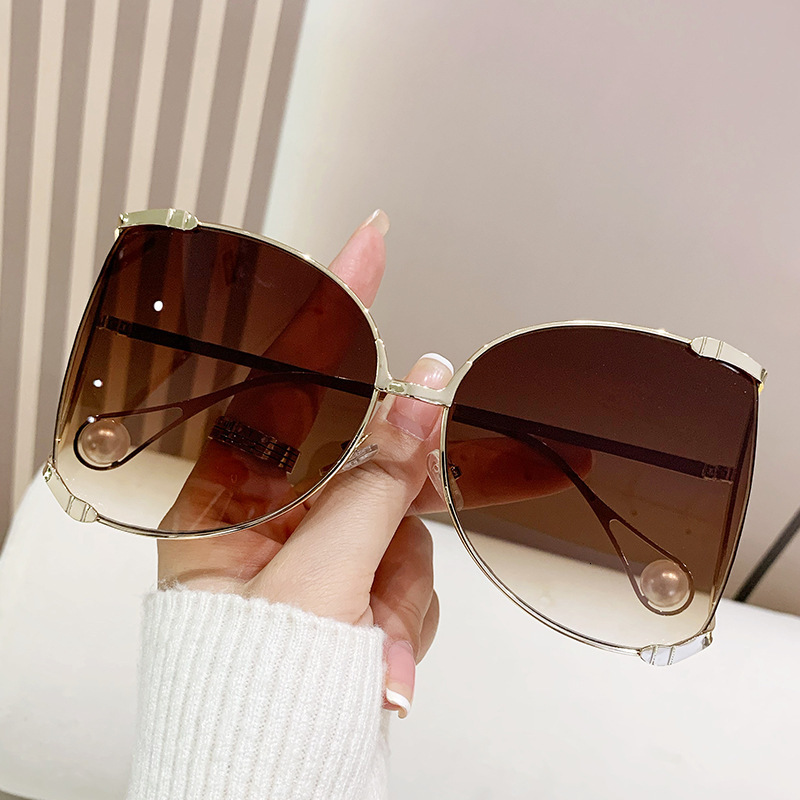 Fashion Oversized Frame European And American Pearl Hollow Sunglasses Trendy Irregular Metal Women UV400 AC Lens Non Polarized Fashion Shades For Driv - view 8