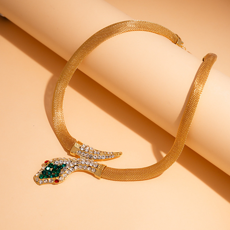 Necklace Fashionable And Exquisite Diamond Studded Snake Shaped Cross Necklace With Retro Style And Exaggerated Collarbone Chain Designer Jewelry - view 3