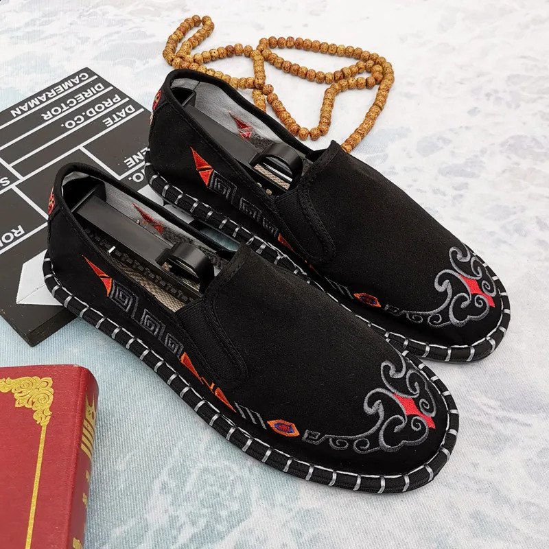 Classic Chinese Embroidered Mens Flats Shoes Slip on Casual Canvas Shoes Black Comfortable Loafers Flats Men mocasines hombre 260626 - view 6