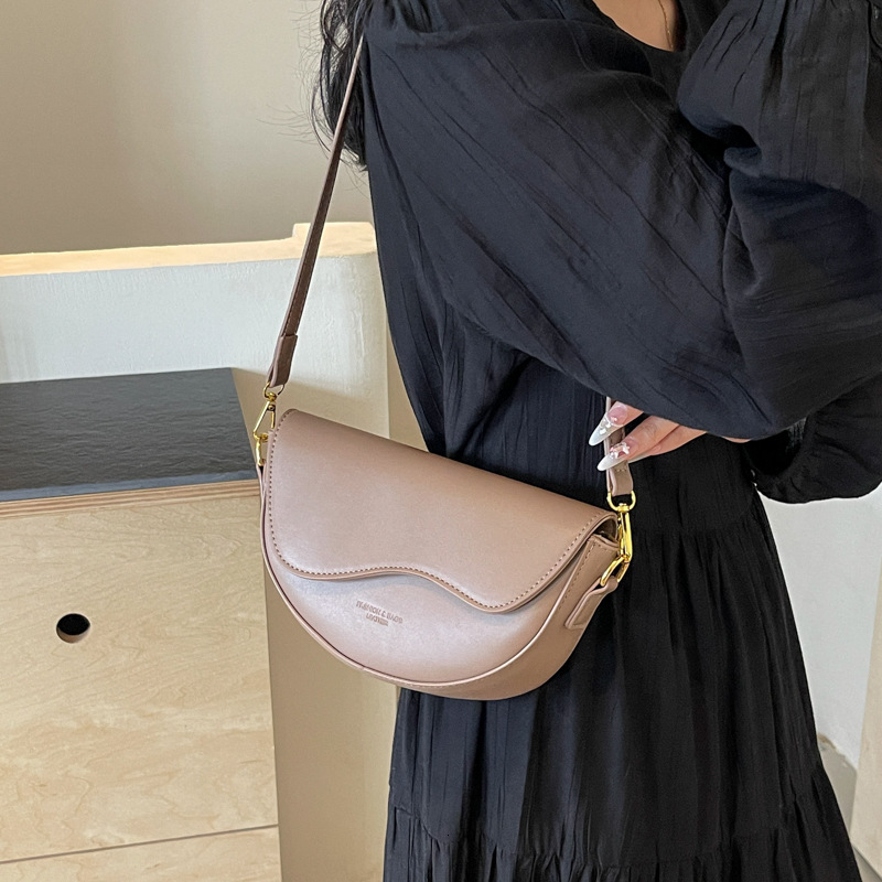 Ladies Solid White Saddle Crossbody Bag Wave Flap Wide Adjustable Strap Fashion Small Shoulder Messenger Purse - view 4