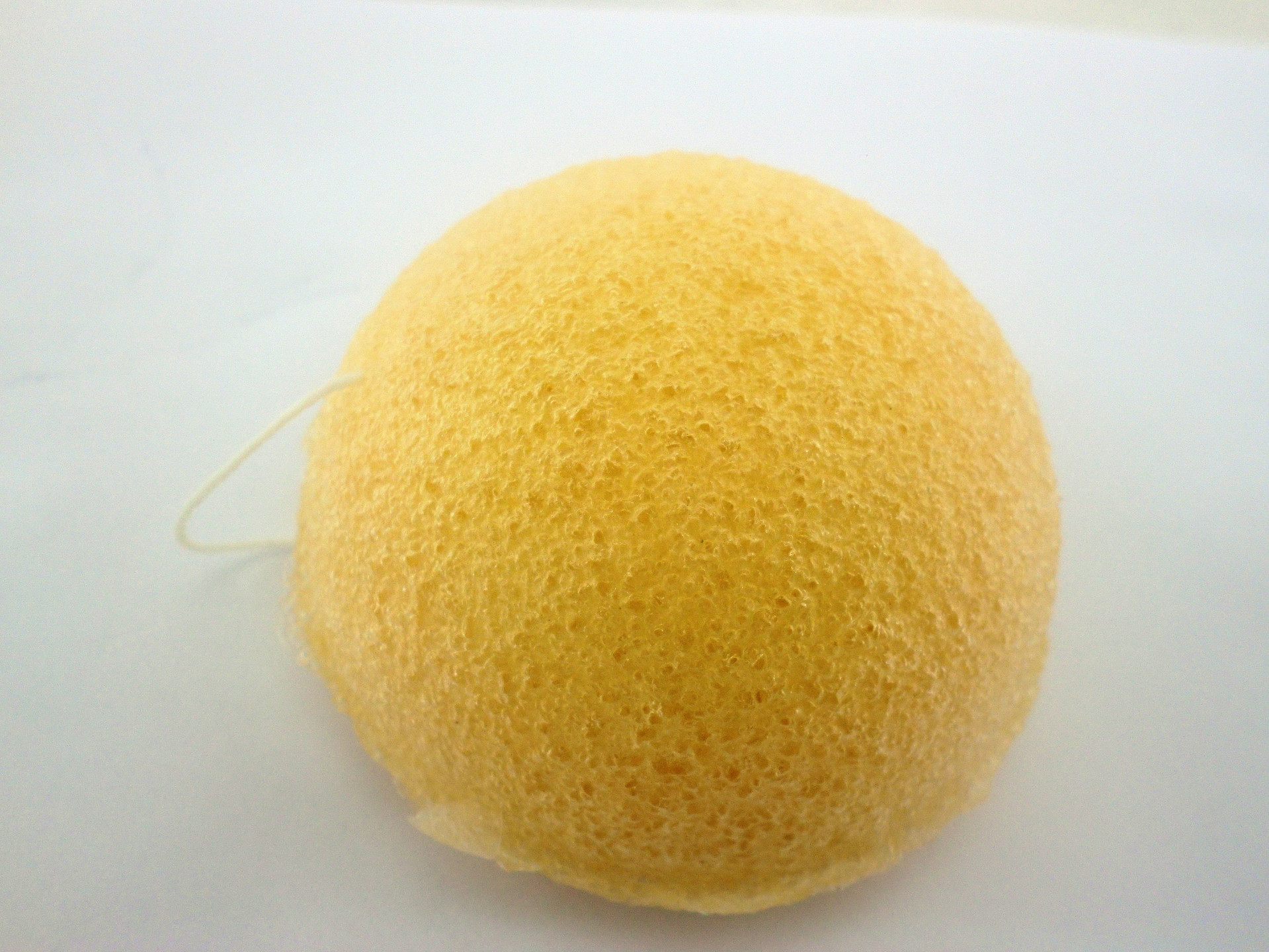 Hemispherical Konjac Sponge Facial Cleansing Puff, Bamboo Charcoal Konjac Face Sponge for Deep Pore Cleansing - view 7