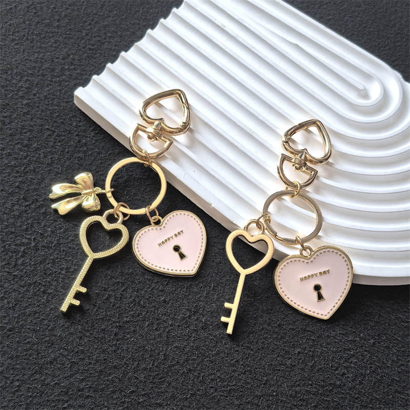Keychain Fashionable And Exquisite Heart Shaped Bow Decoration Bag Keychain Pendant Pink Heart Shaped Bow Keyring Ring Simple And Versatile Fashion Ac - view 5