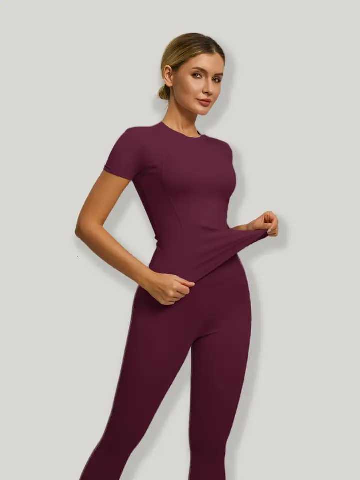 Set Womens Short Sleeve Sporty High Waist Yoga Pants T-Shirt Combo Ideal for Fitness Gym Sculpting Workout M260626 - view 3