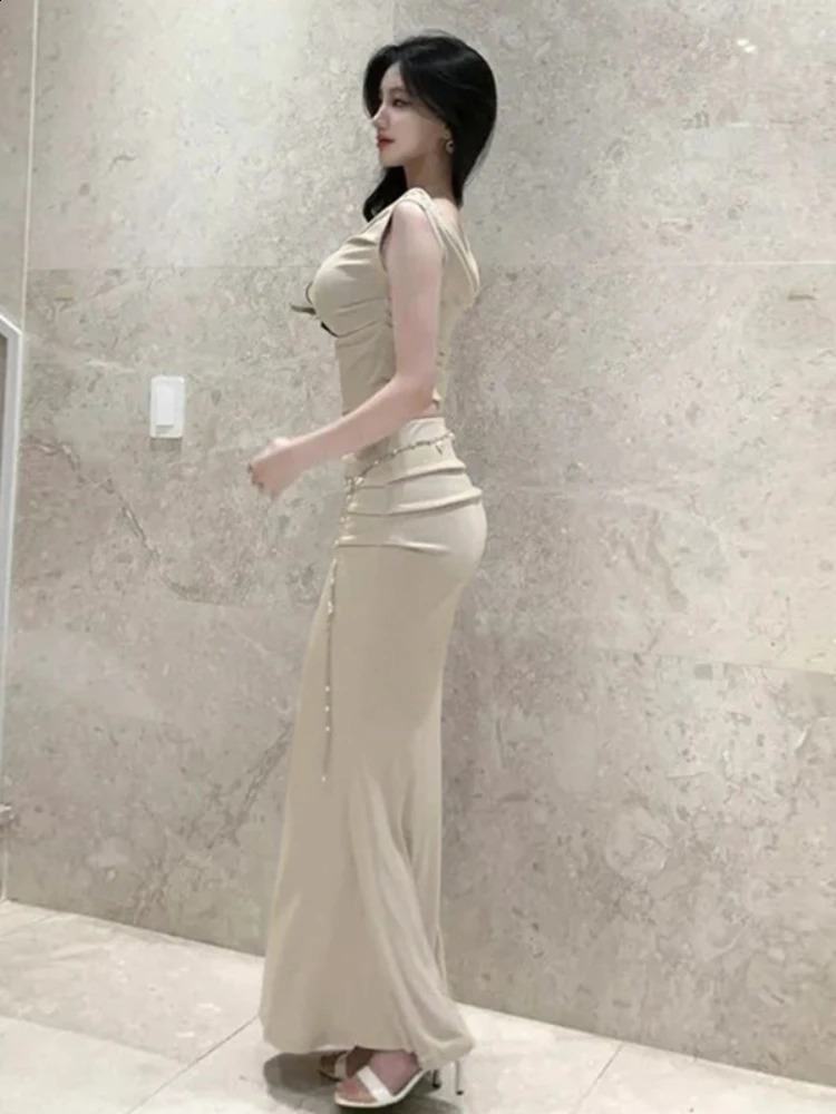 2026 Arrival Korea Dongdaemun Two Piece Set Slim Fit Draped Neck Sleeveless Women Tank TopButt Wrapped Fishtail Skirt 260625 - view 4