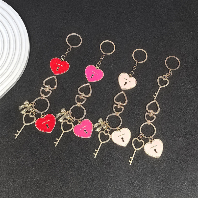 Keychain Fashionable And Exquisite Heart Shaped Bow Decoration Bag Keychain Pendant Pink Heart Shaped Bow Keyring Ring Simple And Versatile Fashion Ac