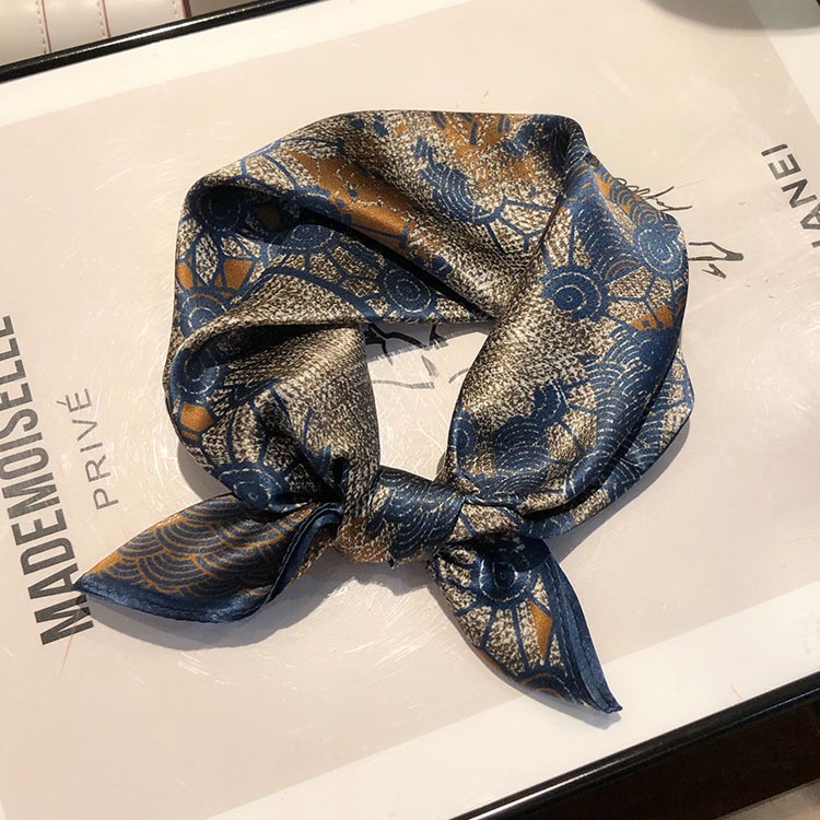 J0148 Angolan rabbit fur patterned scarf, delicate and skin-friendly with no static electricity, simple solid color that flatters the skin tone. - view 3