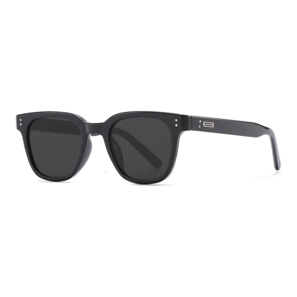 Unisex Women Small Frame High-end New Fashion Sunglasses UV Protection Trendy wholesale - view 4