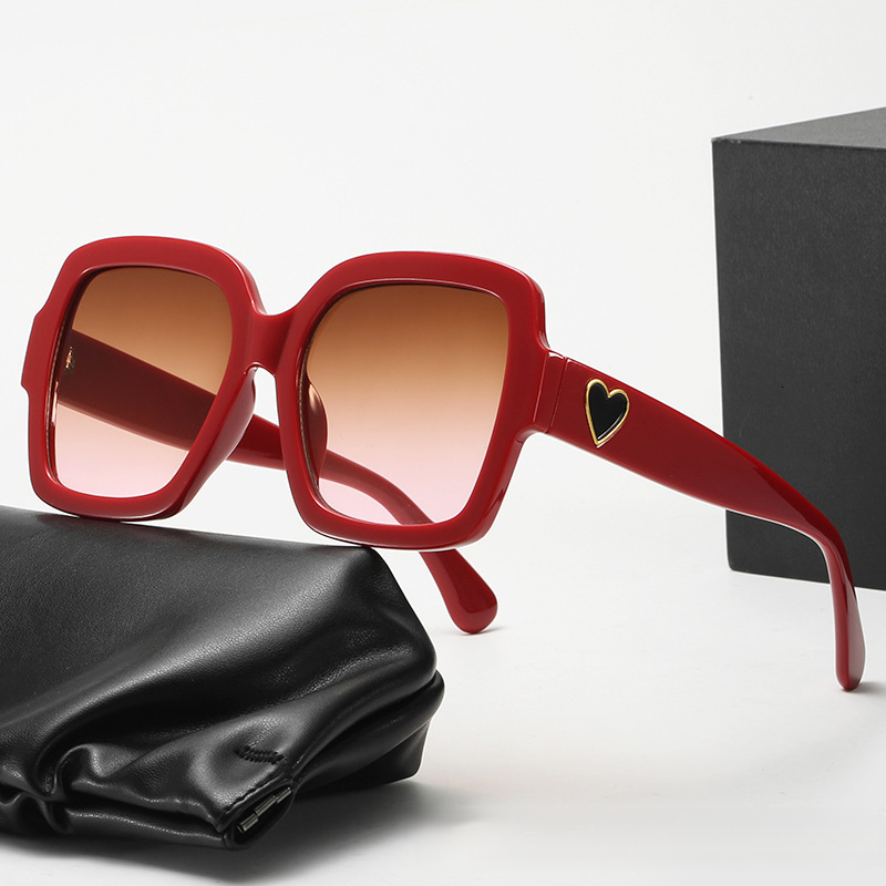 2026 Women's Designer New Square Frame Love Decoration Sunglasses European And American Fashion Trend Personalized Internet Celebrity Women' - view 4