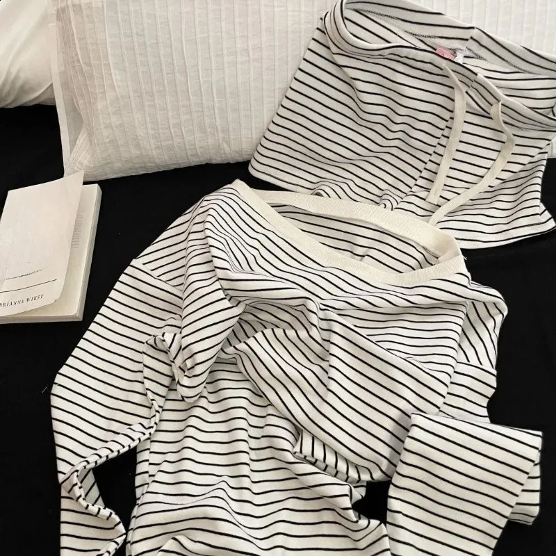2026 Long-sleeved Pajamas with Black and White Stripes and Off-the-shoulder Korean Style Shorts for Women Home Wear Set 260626 - view 5