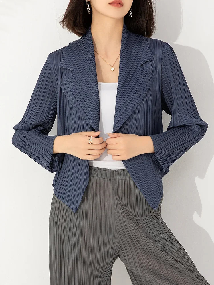 Miyake Pleated Coat Womens Early Autumn Style Fashionable Versatile Suit Collar One Button Temperament Short Top 260626 - view 3