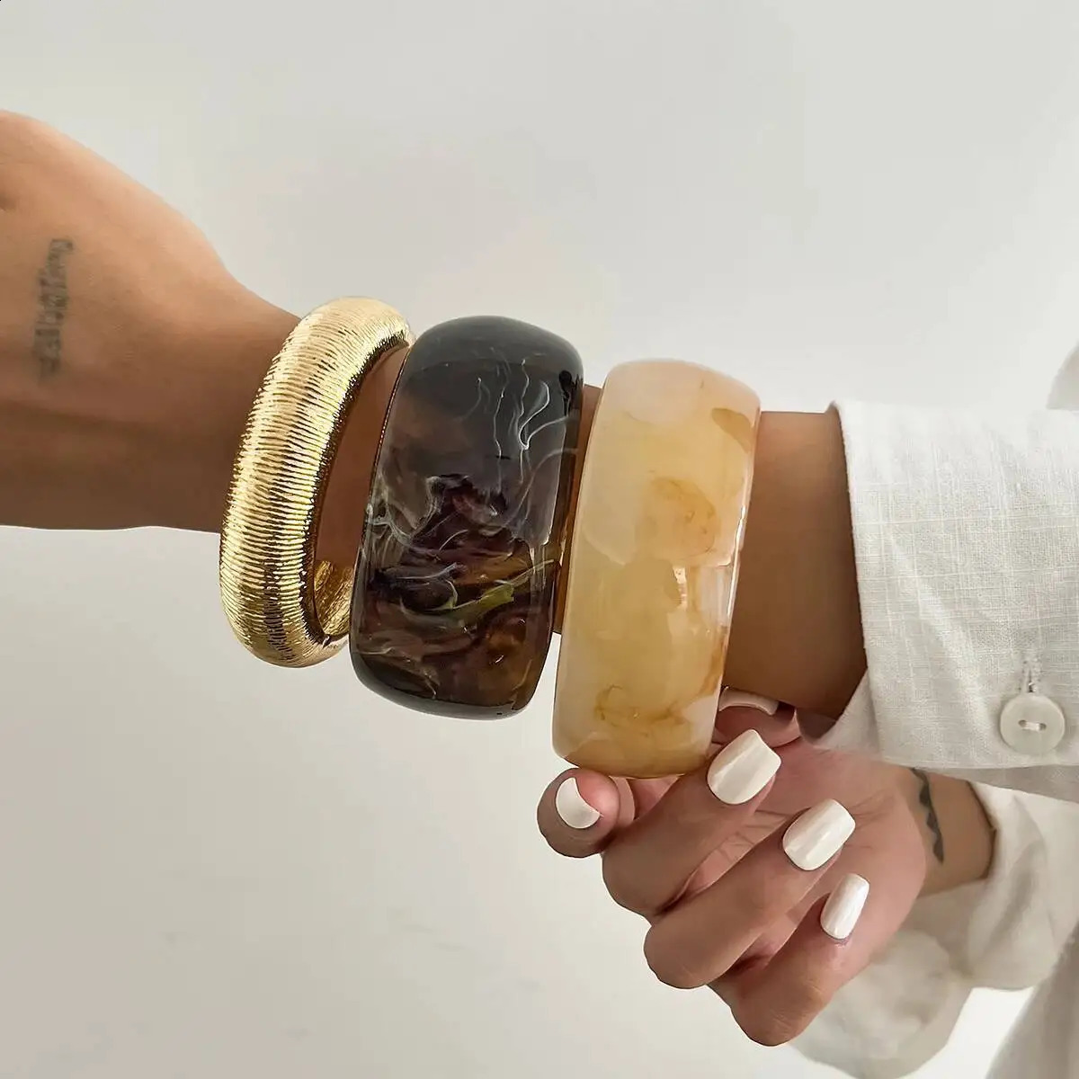 IngeSightZ 3Styles Vintage Geometry Resin Acrylic Thick Wide Bracelets Women 2026 Punk Geometry Round Bangles Steampunk Jewelry260624 - view 4