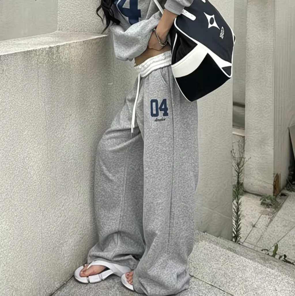 American fashion retro sportswear pants are suitable for women in spring and summer Midwaist sagging casual loose pa 260625