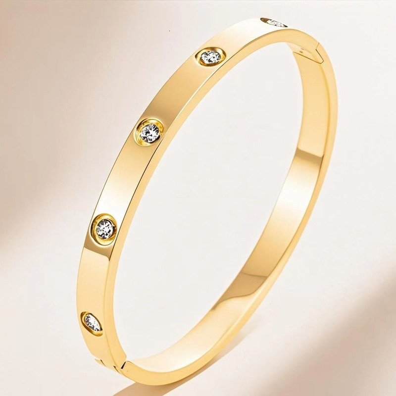 Bracelet Exquisite Four Leaf Clover Diamond Set Titanium Steel Bracelet Fashion Gold Plated 18K Simple Versatile Bracelet Fashion Accessories Jewlery  - view 3