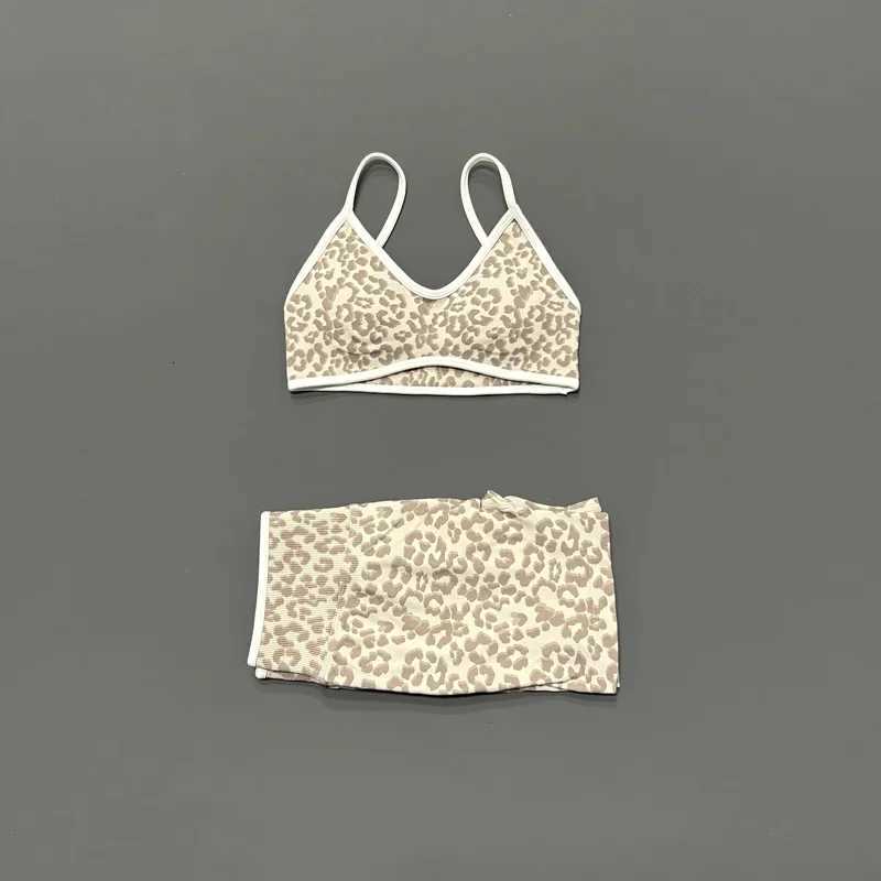 Women 2Pcs Set HISTELLO Workout Seamless Yoga Leopard Print Bra Low Waist Scrunch Fitness Shorts Elastic Slim Fit Gym Sports Set M260626 - view 5