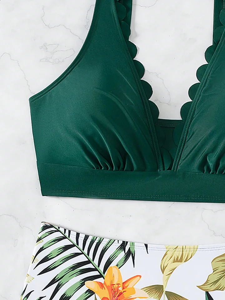 Womens Scalloped Edge Bikini Set V Neck Crop Top with High Waist Tropical Print Bottom Two Piece Swimsuit for Beach Vaca 260625 - view 4
