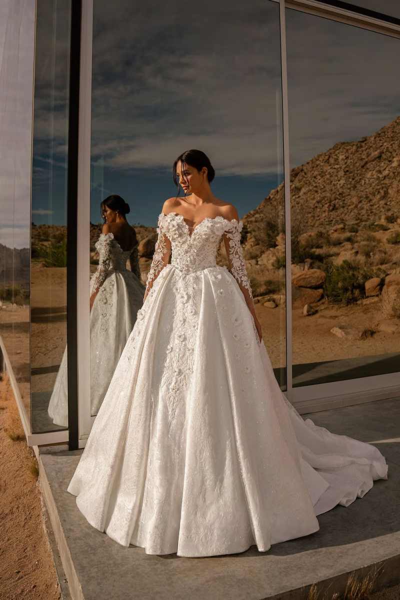 Glamorous A Line Wedding Dresses Off Shoulder Long Sleeve Flowers Appliques Bridal Gowns Arabic Robe De Mariage - view 4