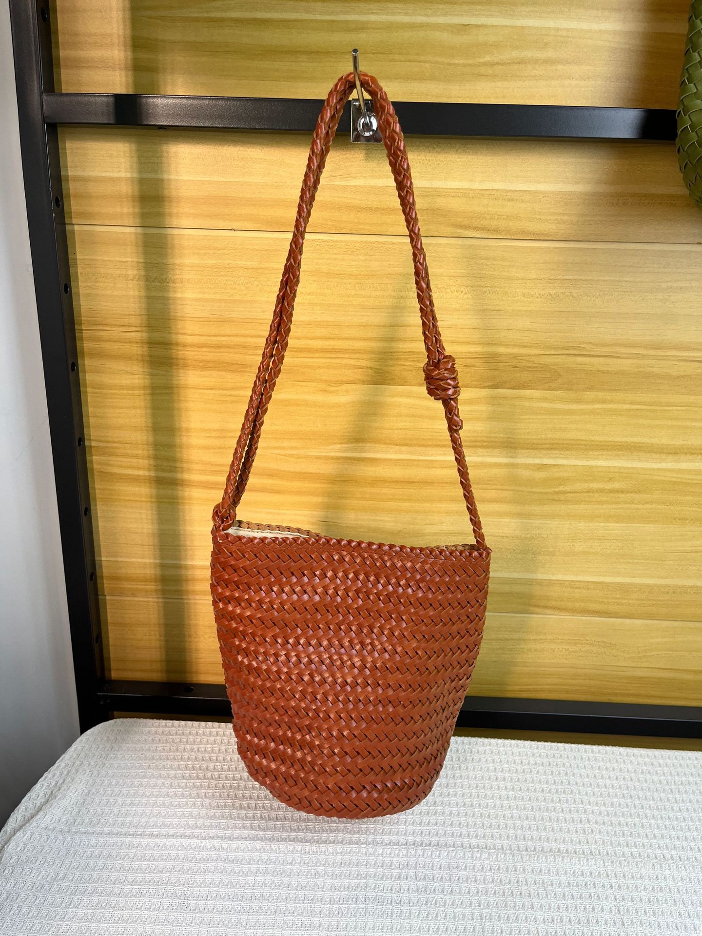 Hot Selling Summer French microfiber leather hand-woven bucket bag, women's wealth bucket single-shoulder crossbody bagDIDENGLAOREN - view 3