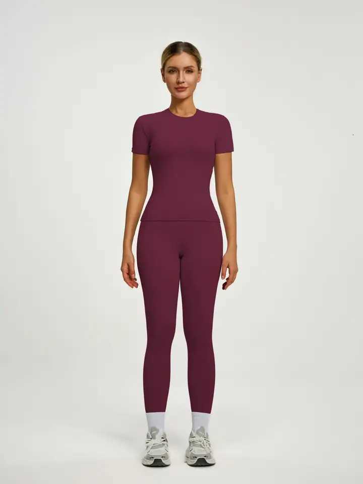 Set Womens Short Sleeve Sporty High Waist Yoga Pants T-Shirt Combo Ideal for Fitness Gym Sculpting Workout M260626 - view 5