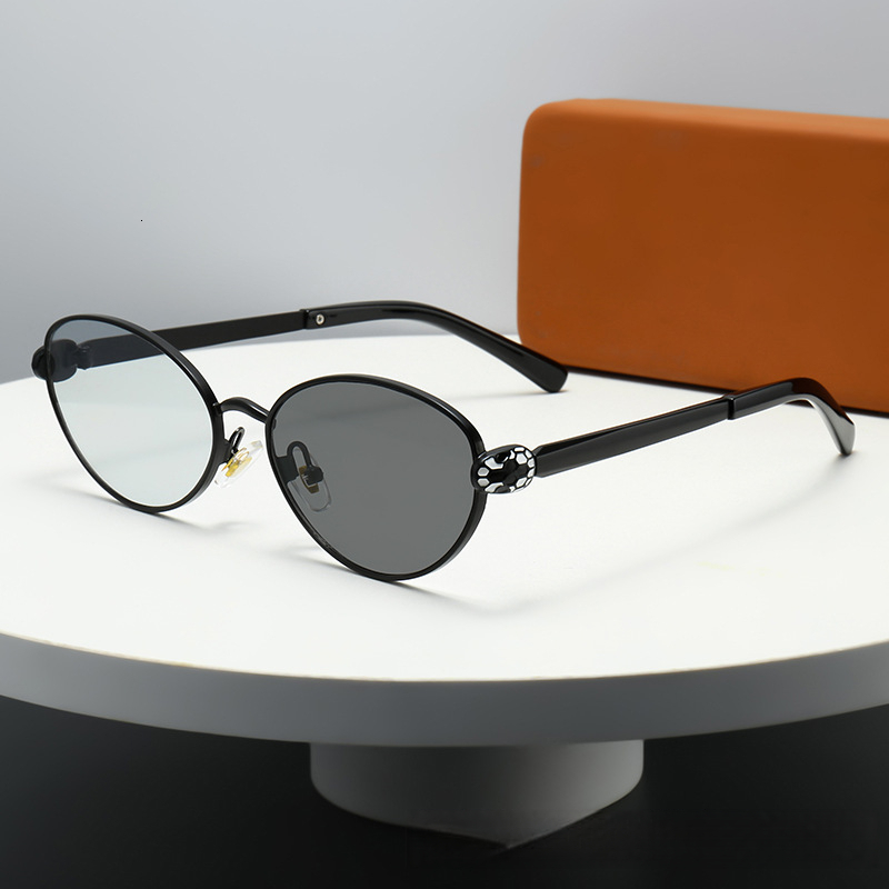 2026 Designer's New Metal Circular Snake Head Decoration High-quality Color Changing Sunglasses European And American Fashion Trend Sun Shading S - view 1