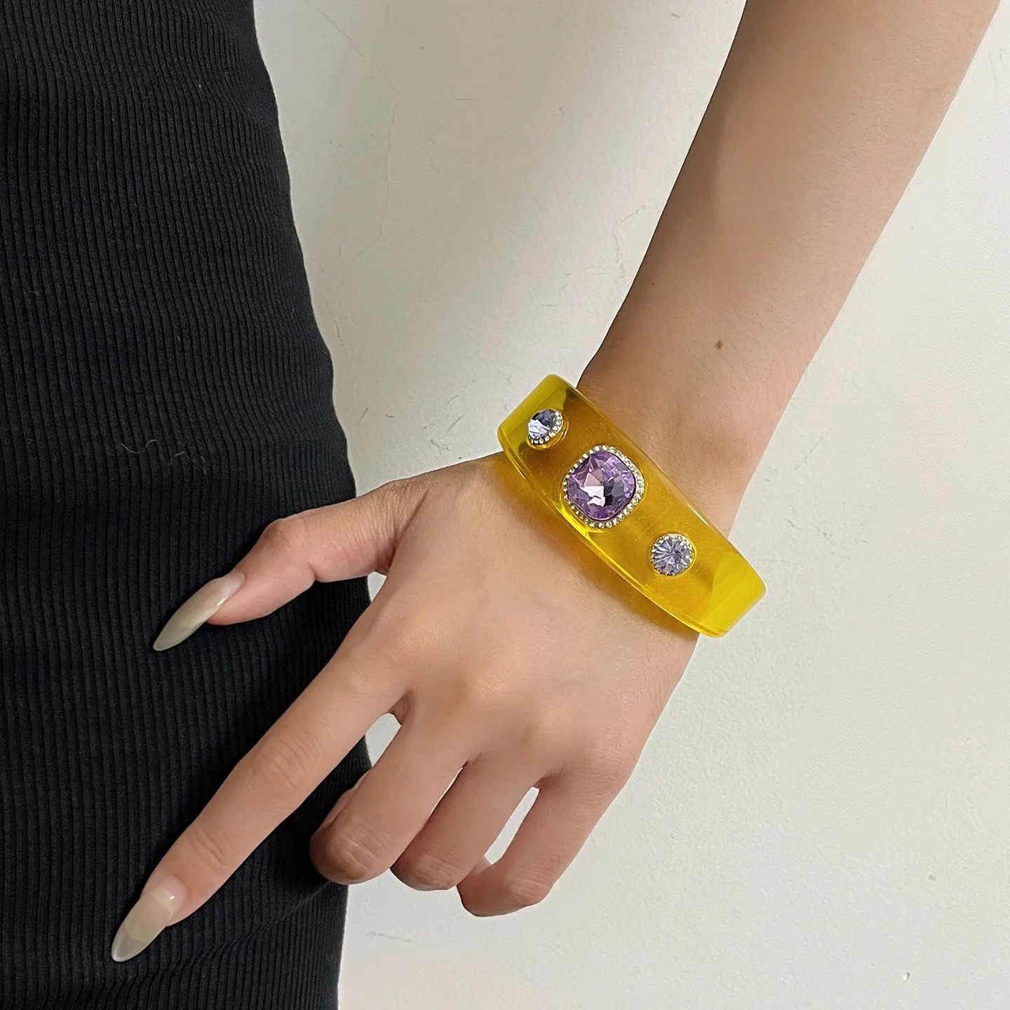 Resin bracelet exaggerated geometric round gradient bracelet260624 - view 4