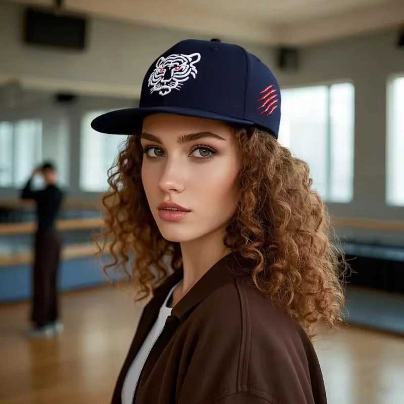 NEW man hot sale Summer Trucker Caps Unisex SnapHats Cotton Black Tiger Embroidery Baseball Men Women Hip Hop Hat M260626 - view 3
