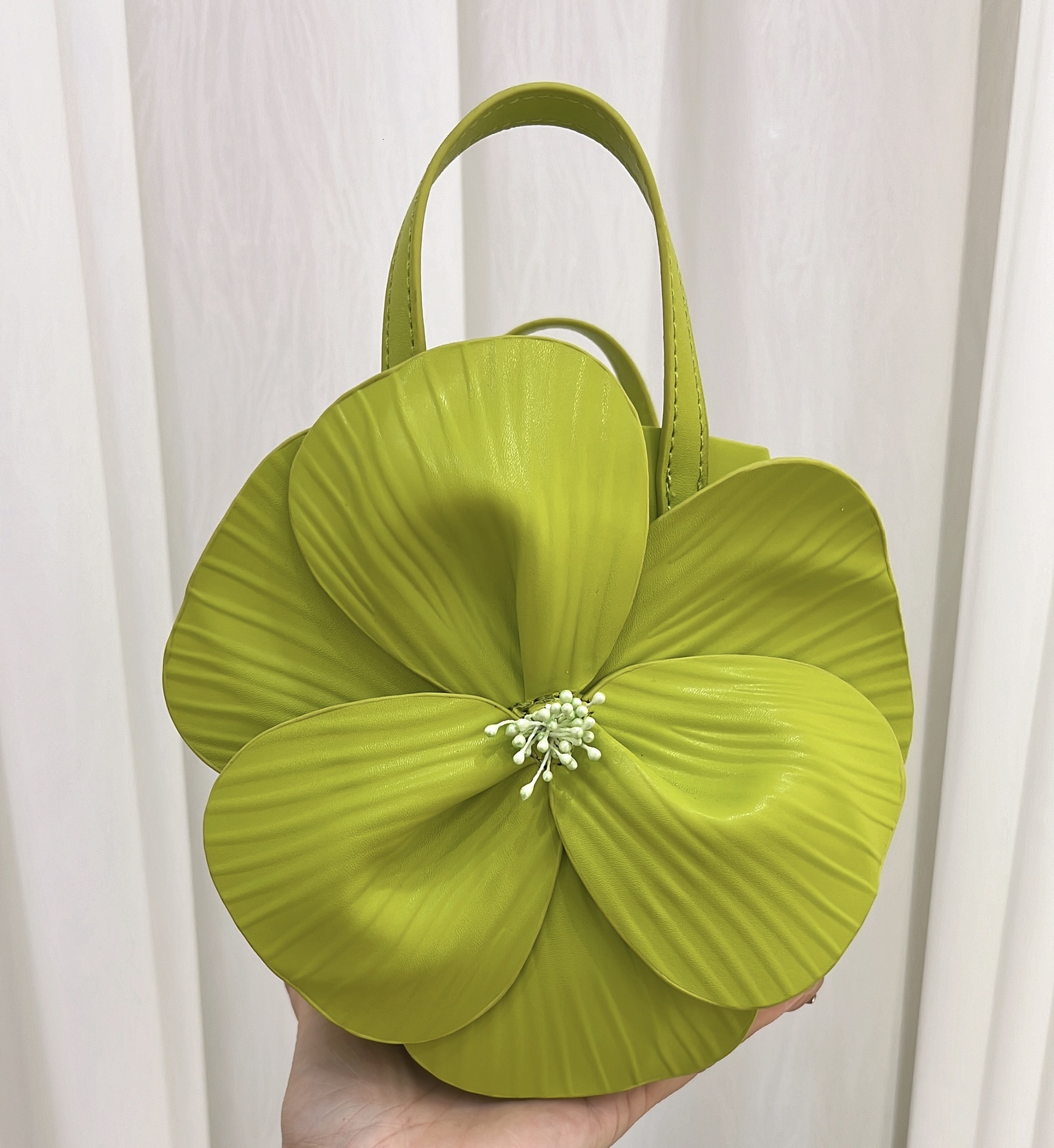 2026 Spring New Women S Petal Flower Tote Creative Floral Handbag Single Shoulder Crossbody Chain Bag - view 1