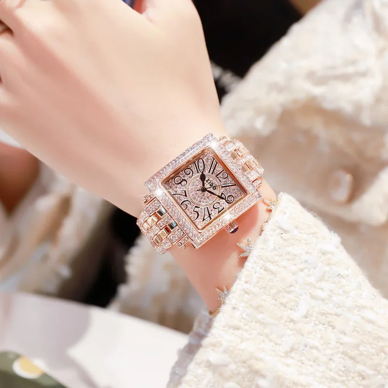 UTHAI Womens Watch Light y Retro Advanced Waterproof Diamond Full Sky Star Square Ladies Fashion Quartz Watches 260624 - view 3