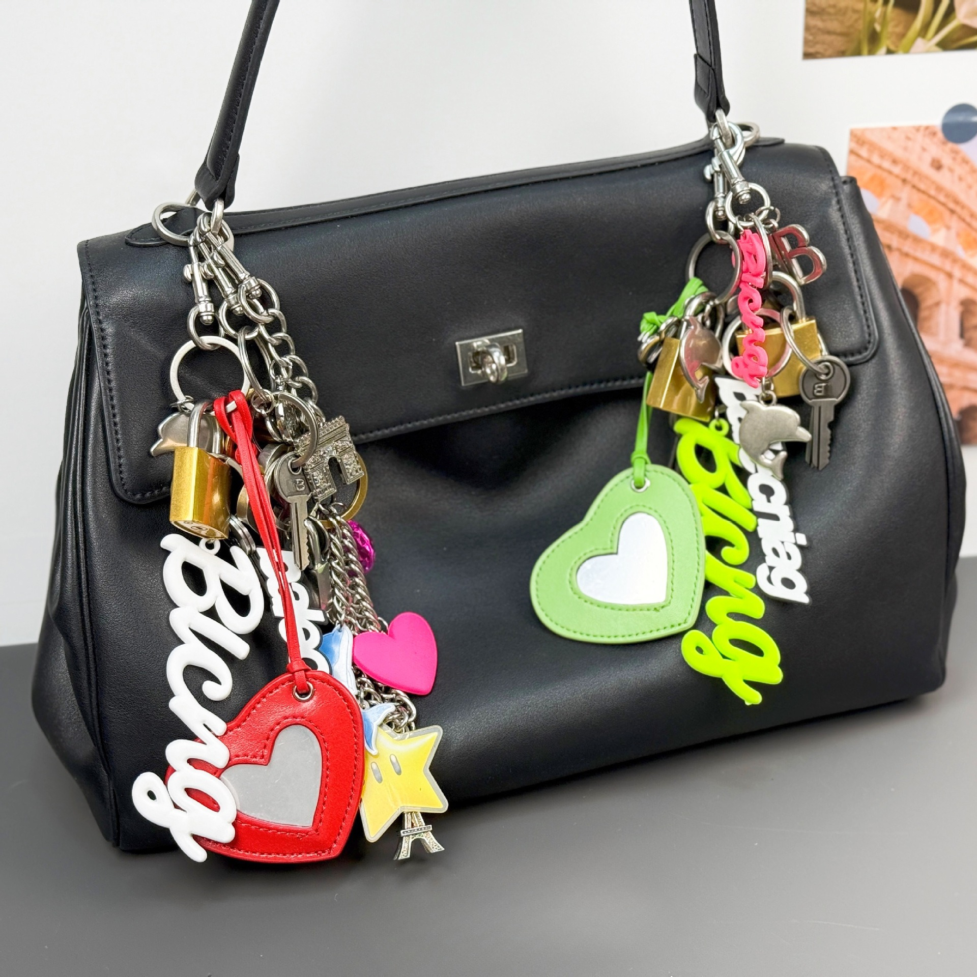 Designer Letter Keychain Vintage Paris Lock Stainless Steel Bag Charm Y2K Metal Key Ring for Men Women Aesthetic Streetwear Handbag Accessory Gift Premium Quality