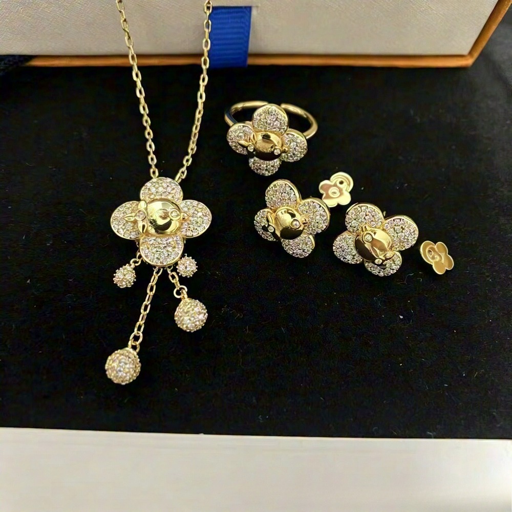 Luxury Necklace for Women Rhinestone Flower Pendant Necklace Jewelry Set Stud Earrings Adjustable Ring Wedding Party Gift Accessories