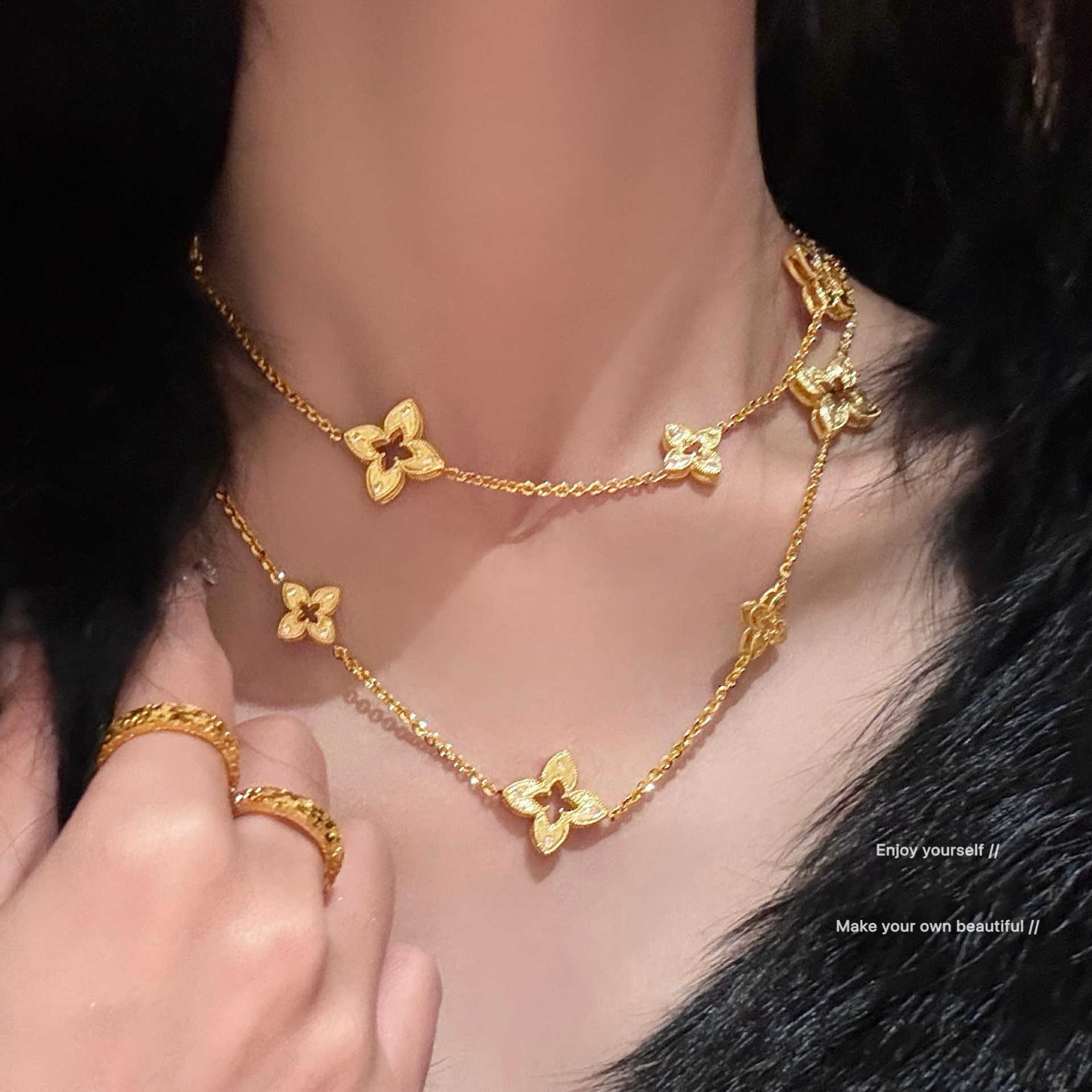 Gold-Plated Striped Rhombus Pendant Necklace, 40 cm Twisted Singapore Chain, Stainless Steel and Alloy Jewelry with Green Horn Circle Pendant, Animal- - view 3