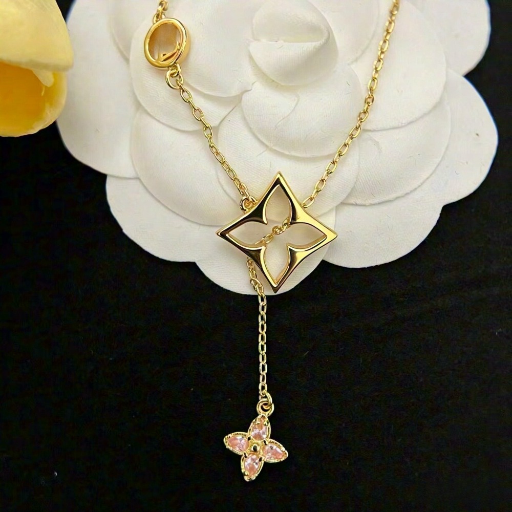 Luxury Designer Necklace for Women Diamond Flower Pendant Necklace 18K Gold Silver Plated Clavicle Chain Shiny Zircon Jewelry Set High Quality Fashion Gift
