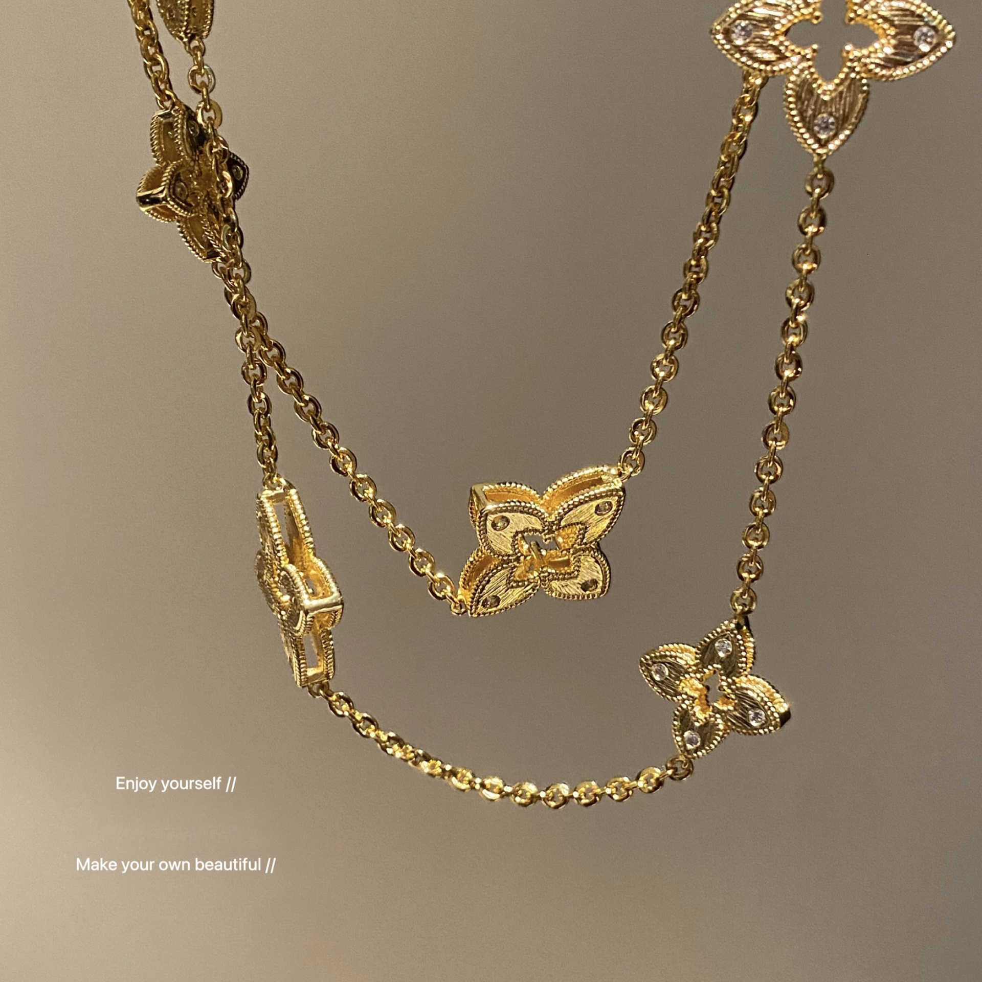 Gold-Plated Striped Rhombus Pendant Necklace, 40 cm Twisted Singapore Chain, Stainless Steel and Alloy Jewelry with Green Horn Circle Pendant, Animal- - view 6