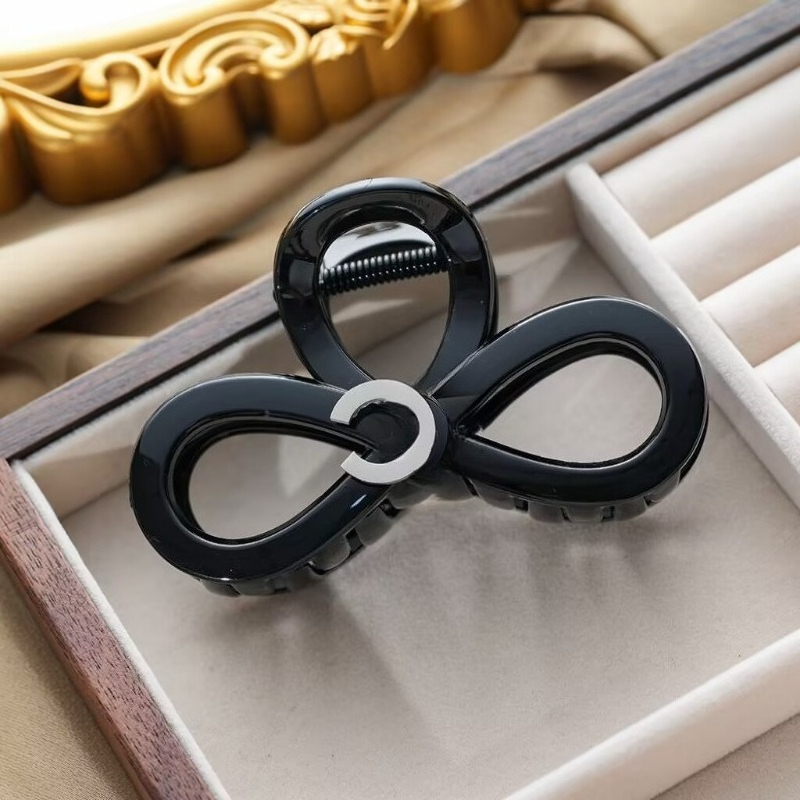 Luxury Casual Hair Clips Circular Hollow Butterfly Hair Clips High end Large sized Shark shaped Hair Clip Headwear