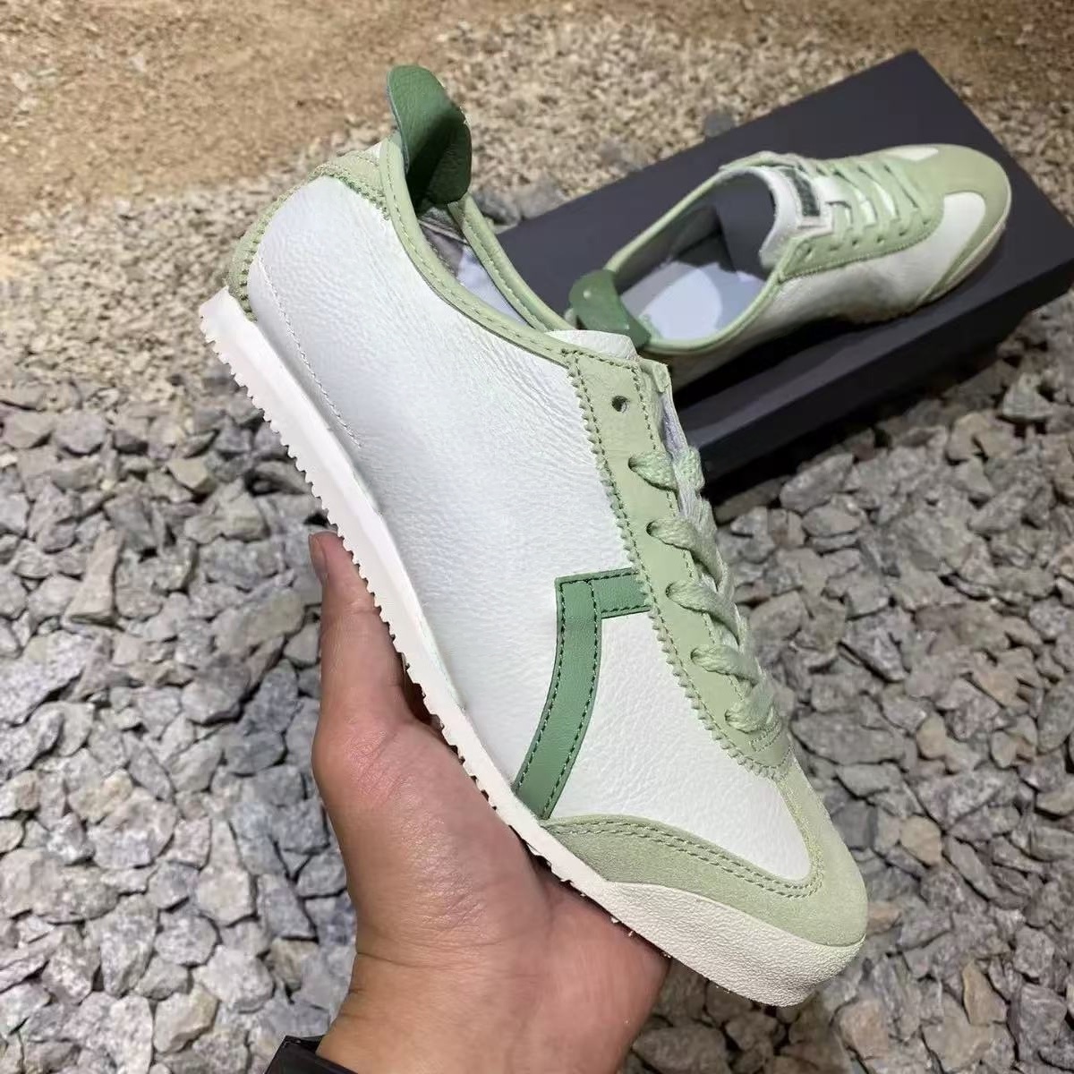 Retro color block striped sports shoes for women leather low cut flat shoes breathable and lightweight daily walking shoes men's and women's retro sports shoes
