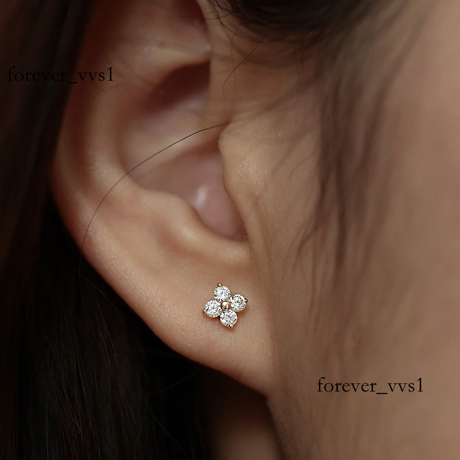 How fortunate~ S925 silver plated with 18K gold, lucky four-leaf clover mini ultra-small earrings for women, fashionable and elegant design