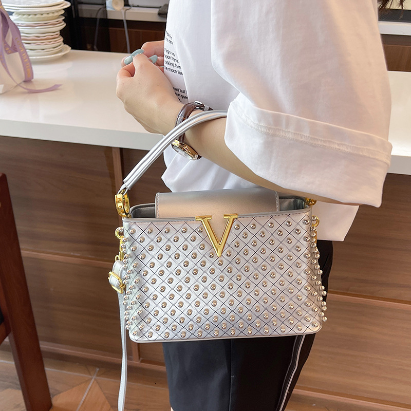 2026 Designer Women's Handbag New Model, High-end Light Luxury Niche Design, Women's Handbag, Shoulder And Luxury Crossbody Bag, Pearl Small