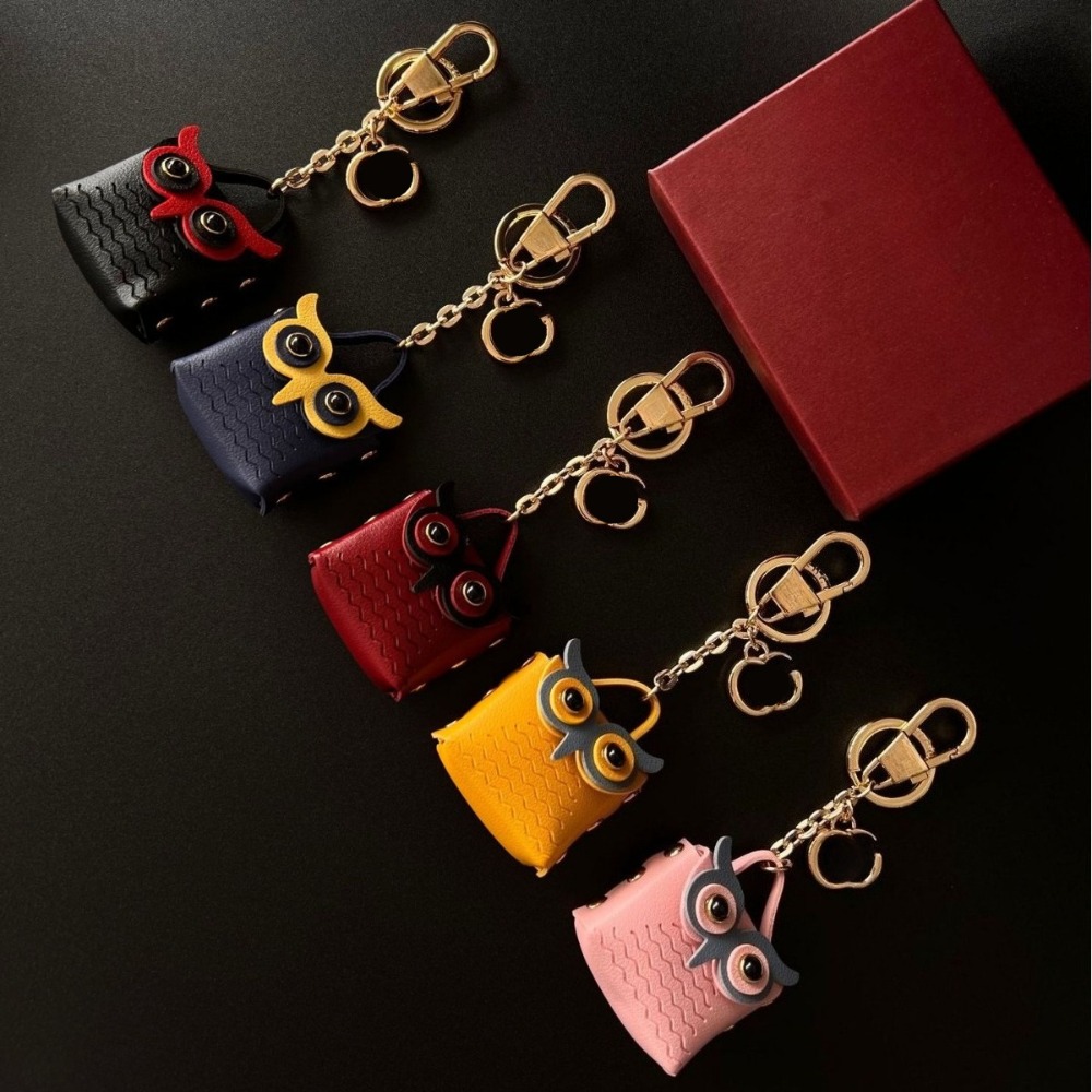 Luxury Designer Keychain Mini Owl Leather Bag Charm Car Keychain for Men and Women Stainless Steel Key Ring Cute Mini Handbag Pendant Holiday Gift