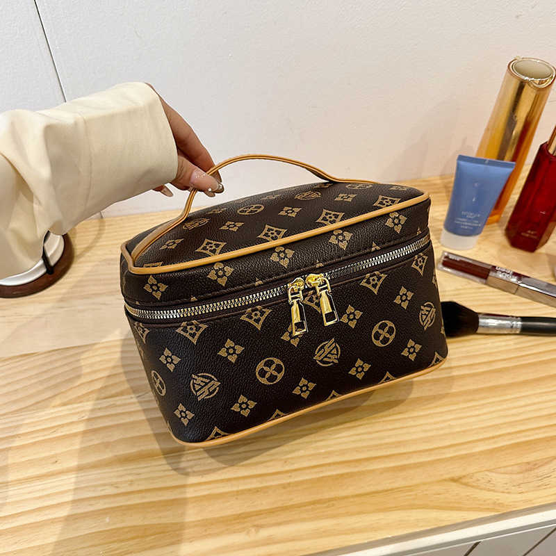 2026 New Vintage Makeup Bag - Large Capacity Cosmetic Tools Storage Bag - Portable Toilet Bag J260608 - view 3