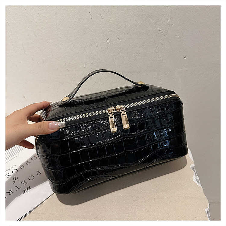 New crocodile-patterned makeup bag - a high-end, large-capacity cosmetic storage bag for special occasions, a niche commuter and toiletry bag J261015 - view 5