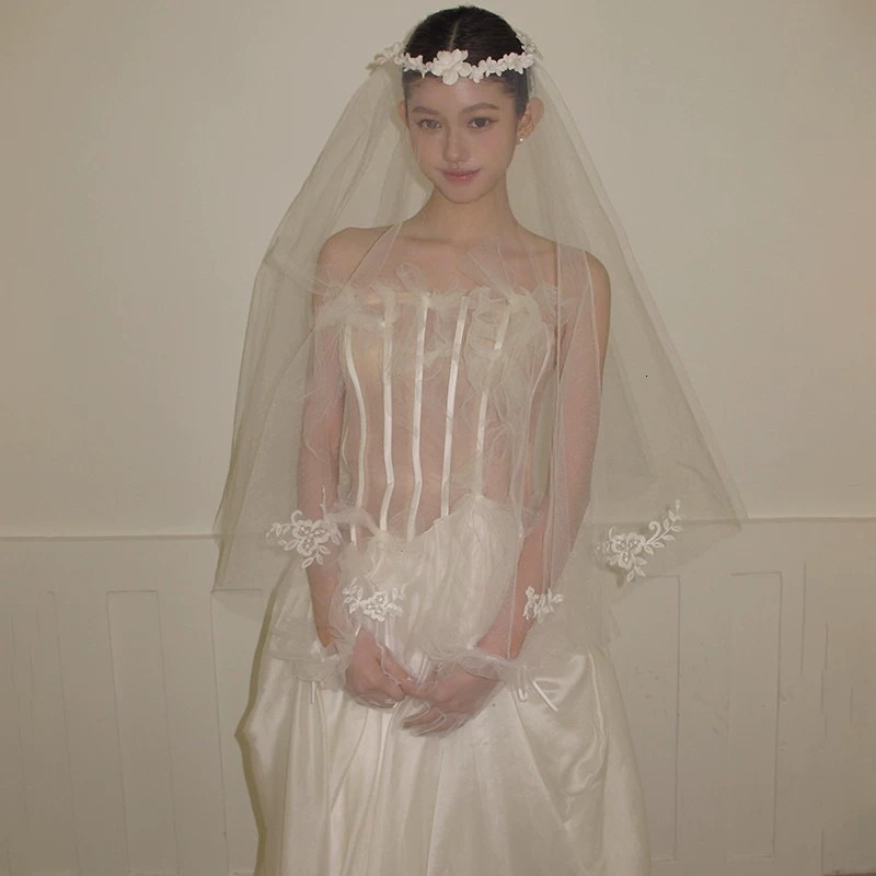 Forest style garland headband, certified white retro lace flower headdress, bride's photo prop design, super fairy beauty