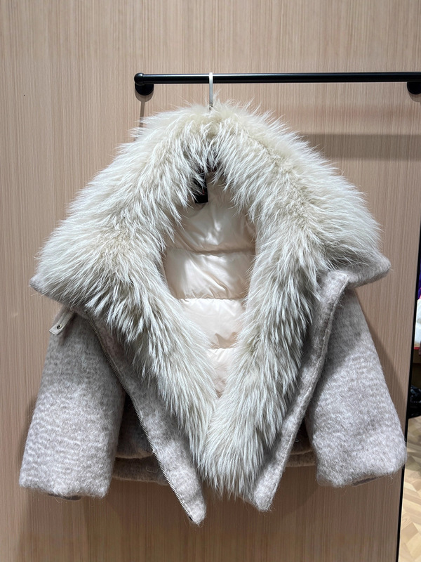 European version 2026 winter new wool raccoon fur collar down jacket women's short style elegant thickened coat - view 3