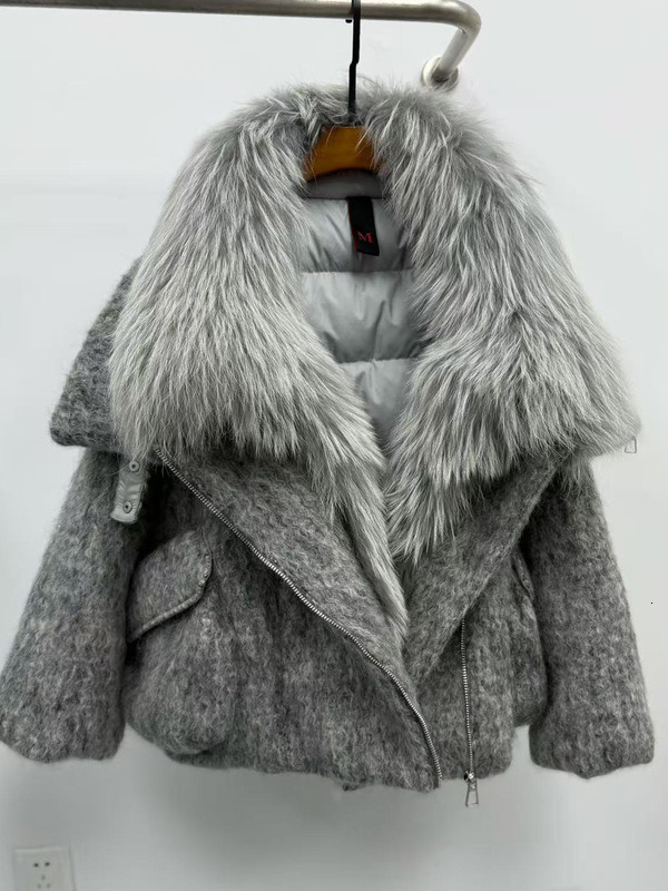 European version 2026 winter new wool raccoon fur collar down jacket women's short style elegant thickened coat