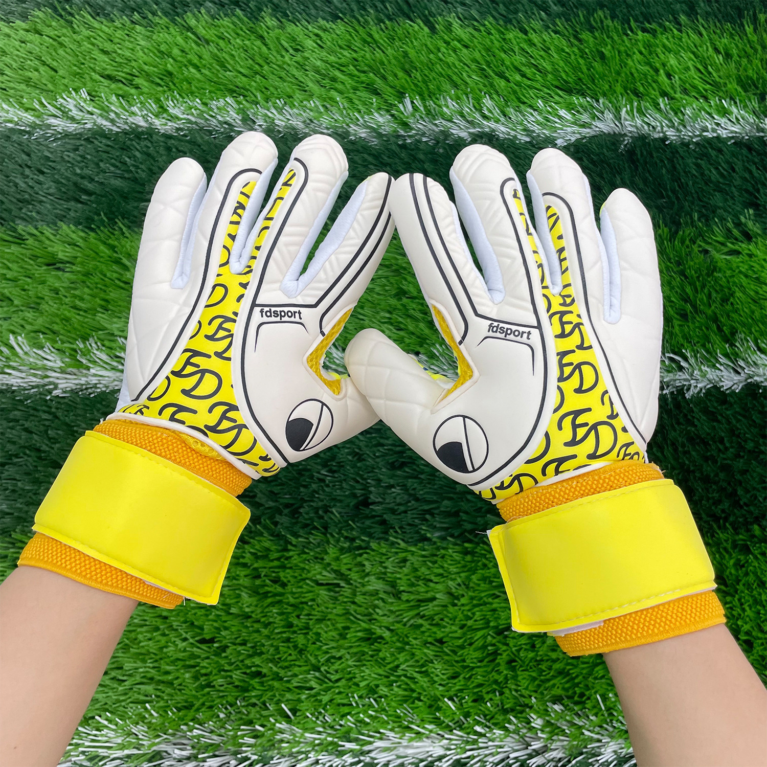 Soccer goalkeeper gloves latex finger guards for middle and elementary school students competition use children's adult sizes 260709 - view 5